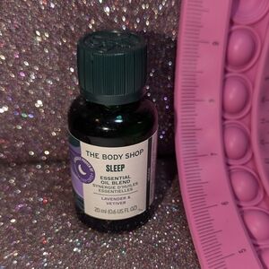 Lavender & Vetiver The Body Shop Sleep Essential Oil Blend Relaxing Invigorating